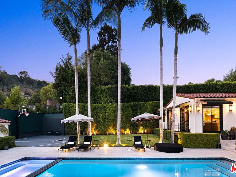 1443 N Doheny Dr — Photo 23