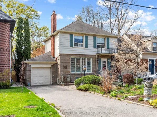 19 Bernice Ave, Toronto, ON M8Y 1Z5