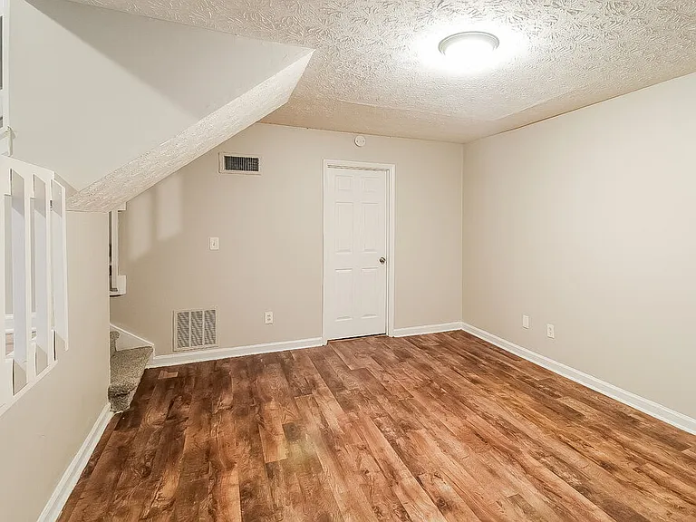5164 Galbraith Cir — Photo 13