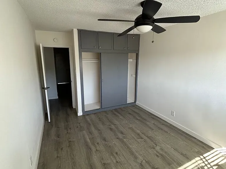 12128 Ramona Ave — Photo 24