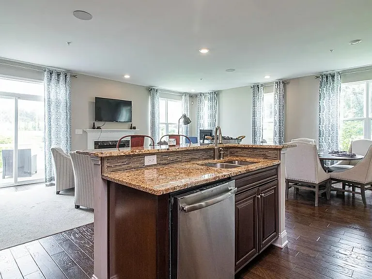 3402 Bergamont Way — Photo 9