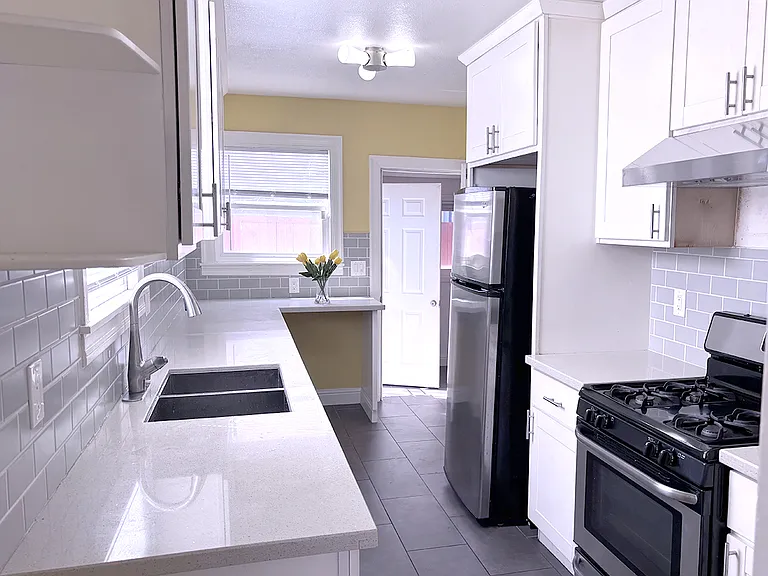 3455 Loma Vista Ave — Photo 4