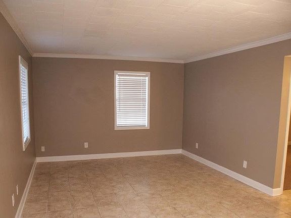 2nd image of 1300 Cardinal Dr APT A