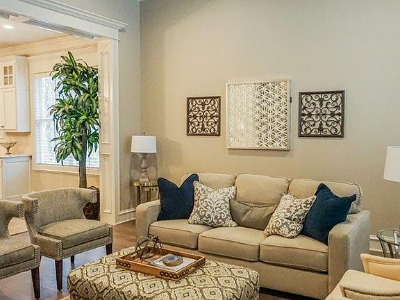 5th image of 2704 Hemingway Ln
