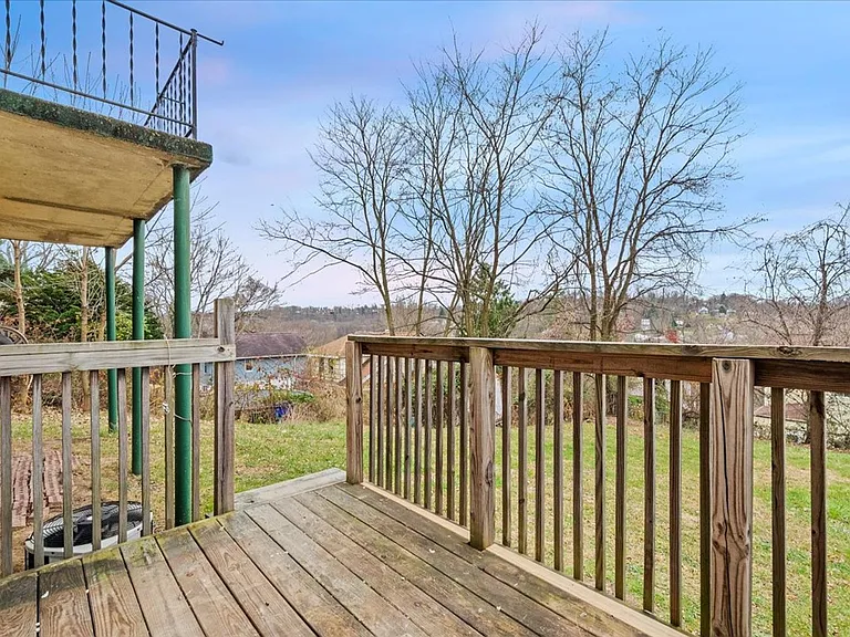 1303 Cloverdale St — Photo 39