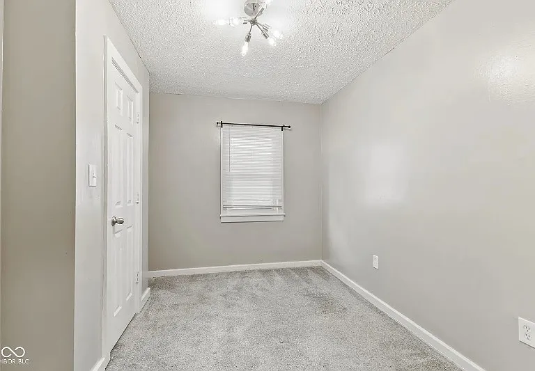 734 Parkway Ave — Photo 6