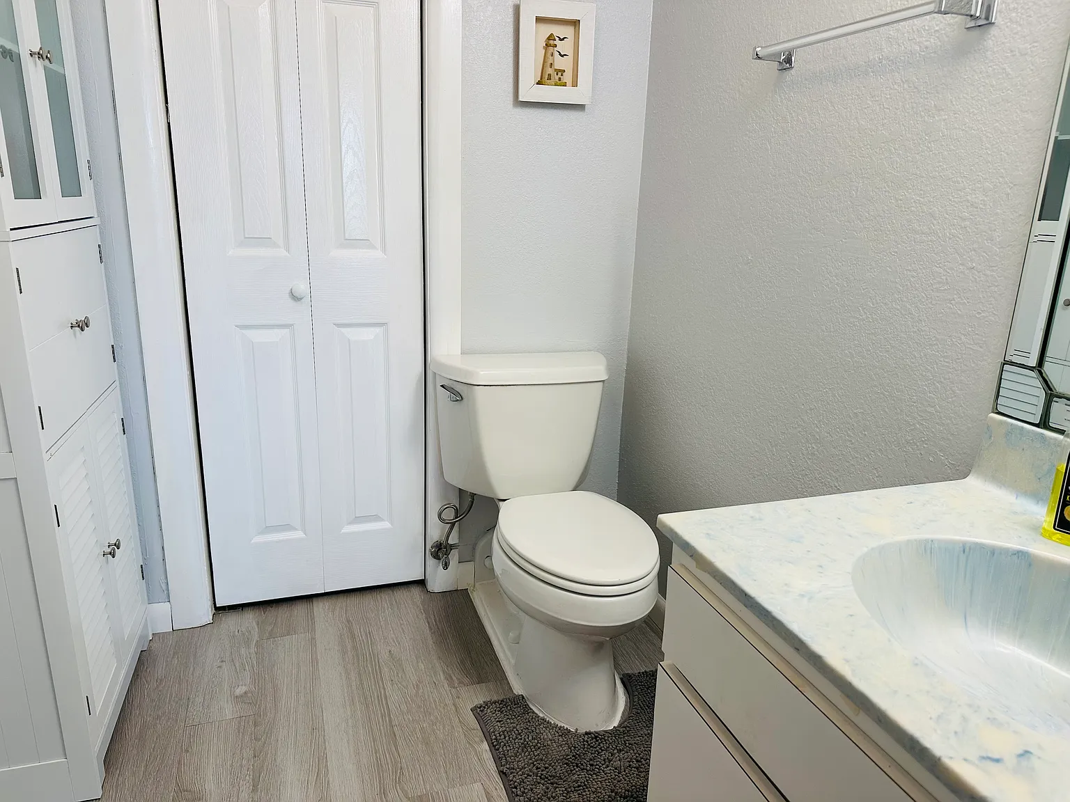 2 bed, 1037 sqft, $1,700 — Photo 3