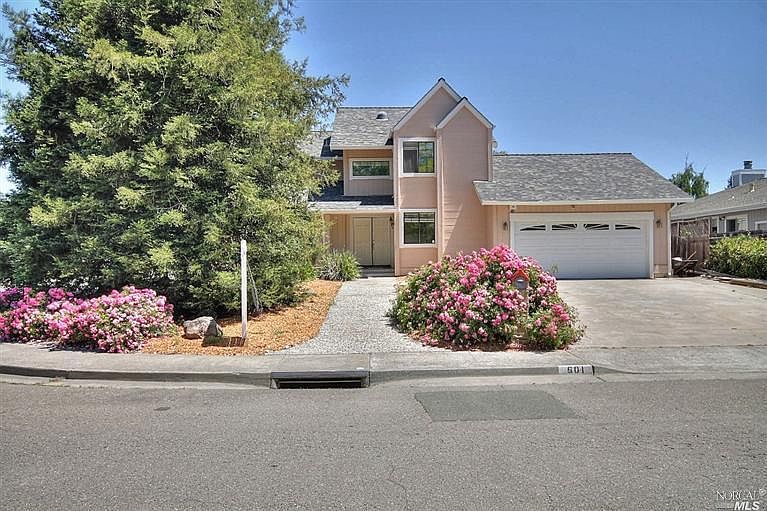 1st image of 601 E Sartori Drive