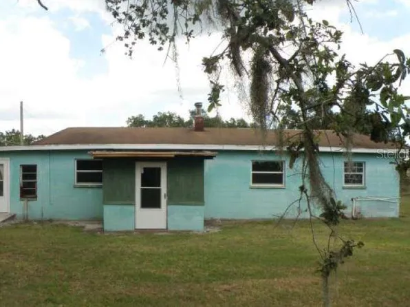 2220 2nd St, Mulberry, FL 33860
