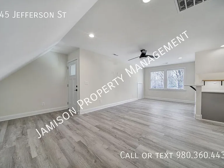 345 Jefferson St — Photo 8