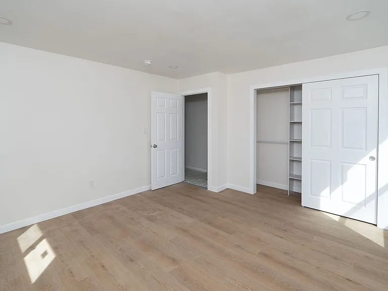 2400DelM — Photo 19