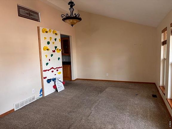 5th image of 3331 Lakeview Cir