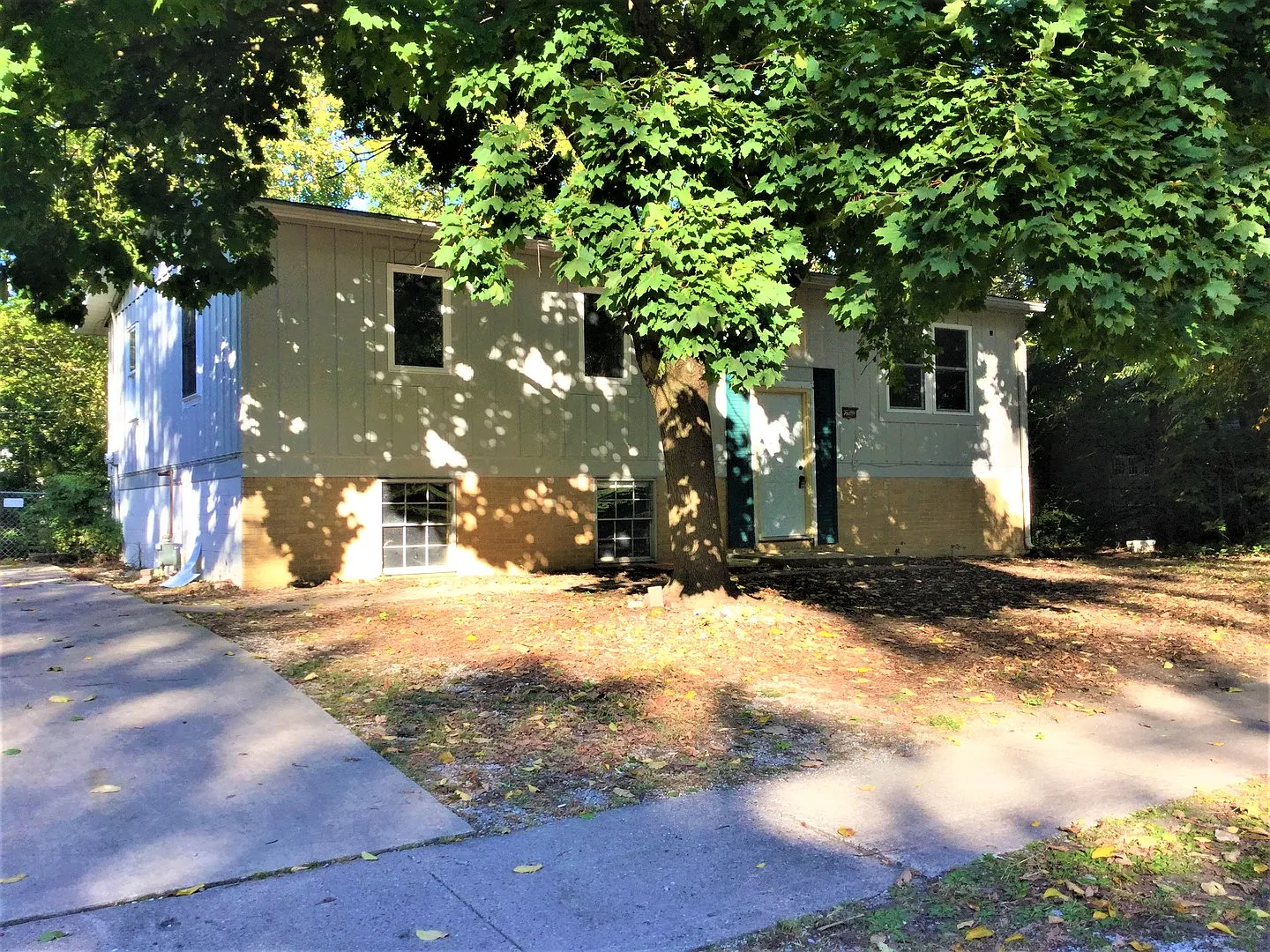 1207 Kenwood Rd photo 1