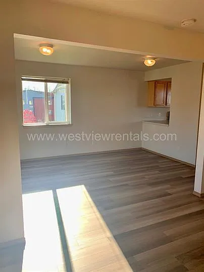 135-139 Prince Ave — Photo 135