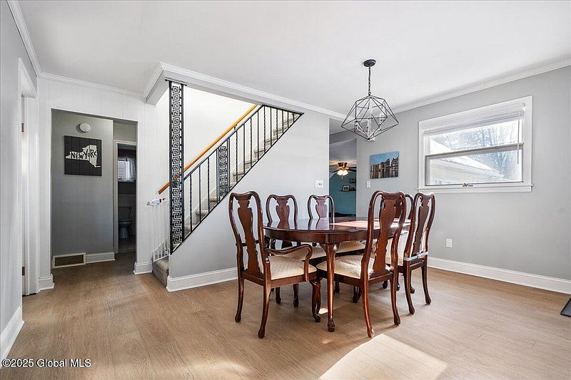 5th image of 1325 Lawn Avenue