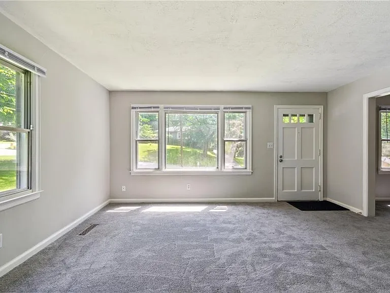 1682 Bridgeport Dr NE — Photo 9