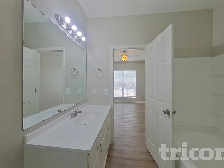 5400 Peachwood Dr — Photo 10