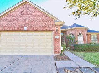 711 N Elder Grove Dr, Pearland, TX 77584