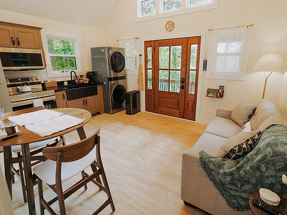 4th image of 63 Country Cove Ct