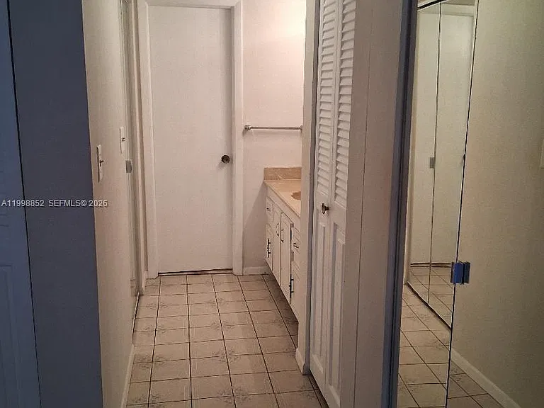 1100 Saint Charles Pl #213 — Photo 20