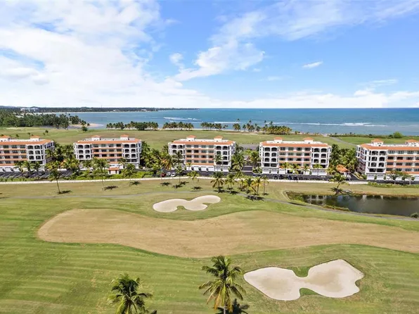 201B Country Clb, Rio Grande, PR 00745