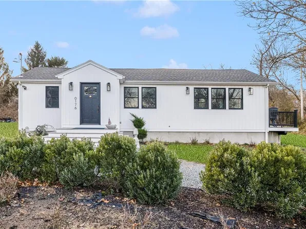 176 Daniel Ave, Portsmouth, RI 02871