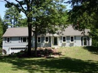 27 Old Coach Ln, Amherst, NH 03031