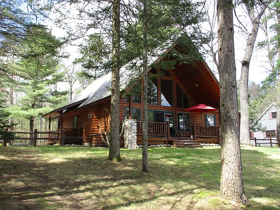 3rd image of 5572 Vacationland Dr