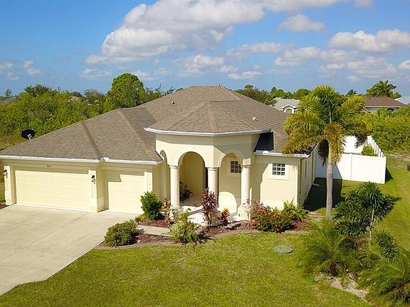 3rd image of 9423 Rosebud Cir