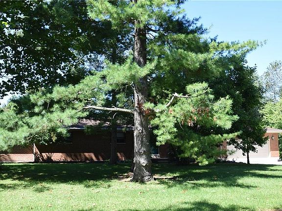 3rd image of 4613 Lamont Dr