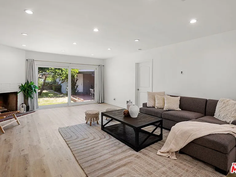 12801 Friar St — Photo 5