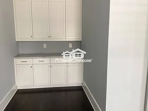 380 Bill Kennedy Way SE Photo 1
