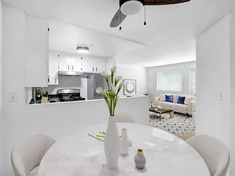Keystone Apartments — Photo 15
