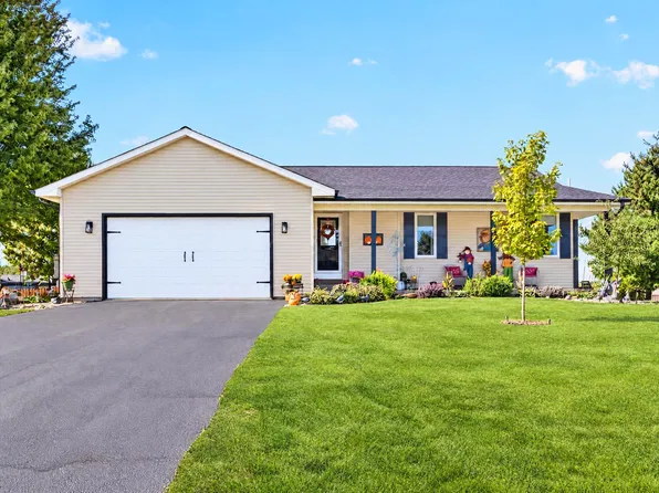 224 Windover Park Ct, Rochelle, IL 61068