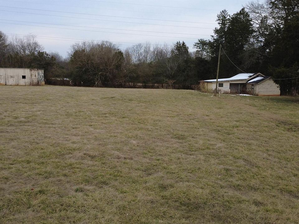 2nd image of 667 Canterbury Rd