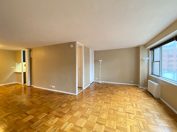 4th image of 300 E 40th St APT 6-G