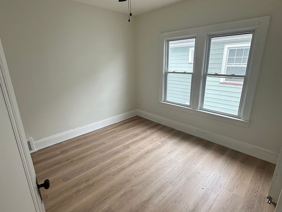 1st image of 2073-2075 Morrison Ave