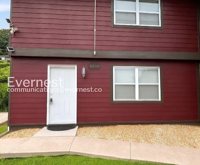 3332 Roadrunner Trl — Photo 1