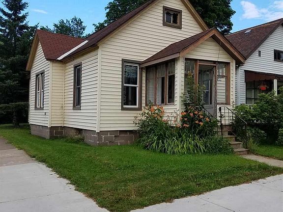 2nd image of 600 11th Ave W