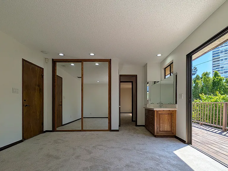 545 Hillgreen Dr — Photo 38