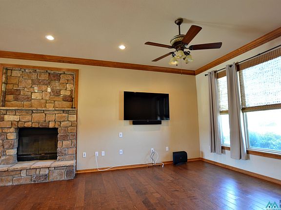 4th image of 204 Asher Dr