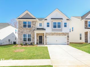 582 Hillpark Ln, Greer, SC 29651