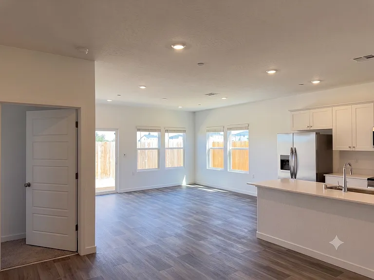 3323 N Contessa Ave — Photo 5