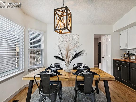 5th image of 8365 Pepperridge Dr