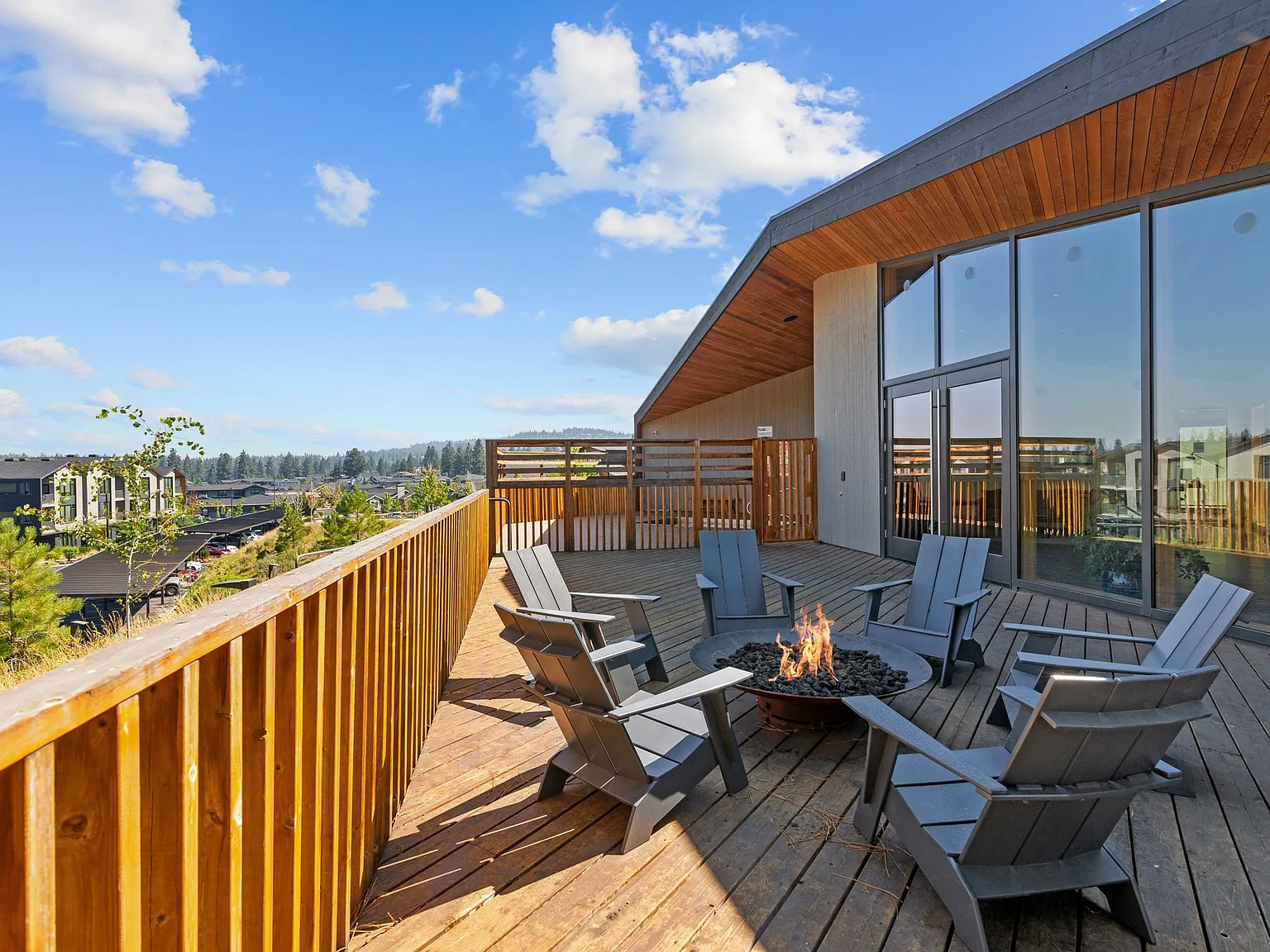 Range Apartments — Photo 4