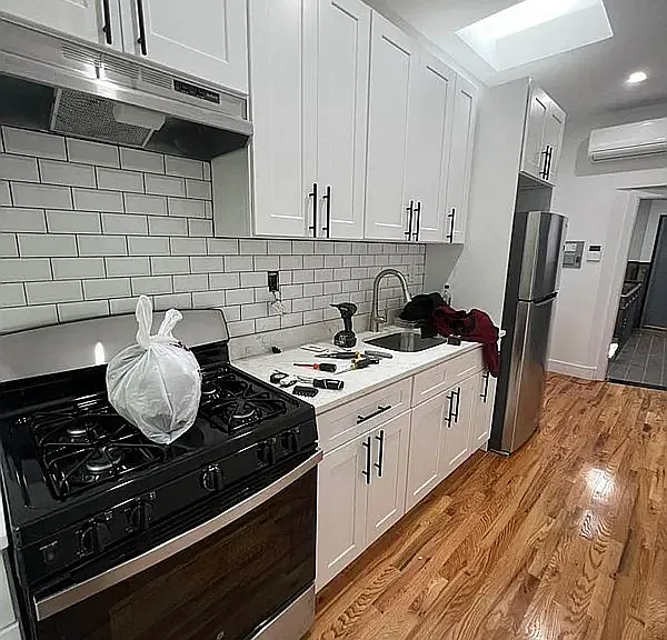 535 6th Ave #3 — Photo 3