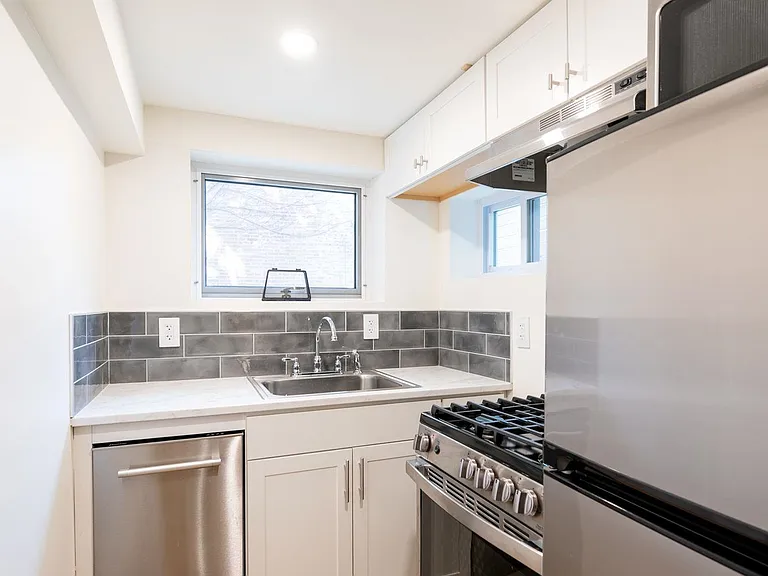 133 Palisade Ave #1 — Photo 4