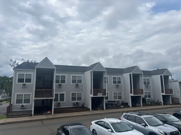 120 Parkway Blvd, Kingston, PA