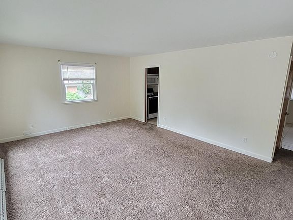 4th image of 401 S Eason Dr #C