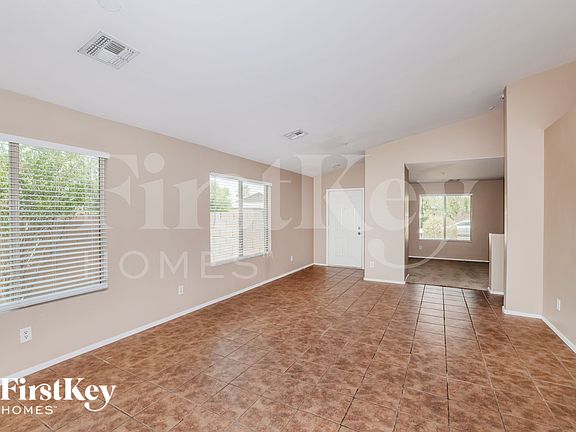 4th image of 11329 W Harrison St